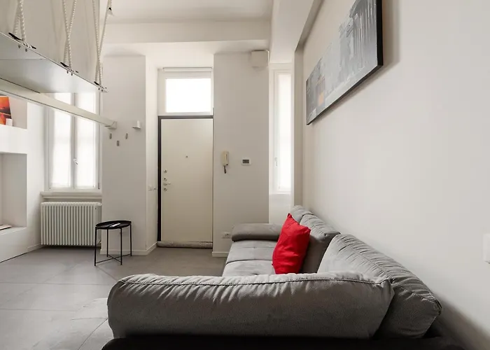 Guesthost - Cosy And Quiet In * Milano