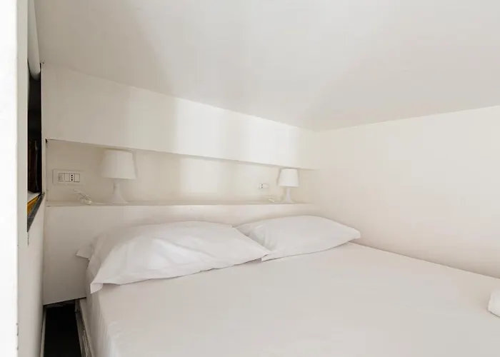 Guesthost - Cosy And Quiet In Milano